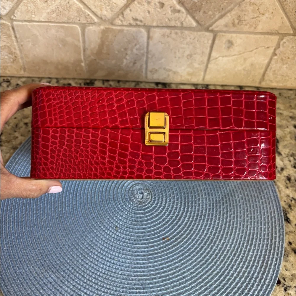 Vintage Shiny Elegant Red Crocodile-Embossed Jewelry Box Case